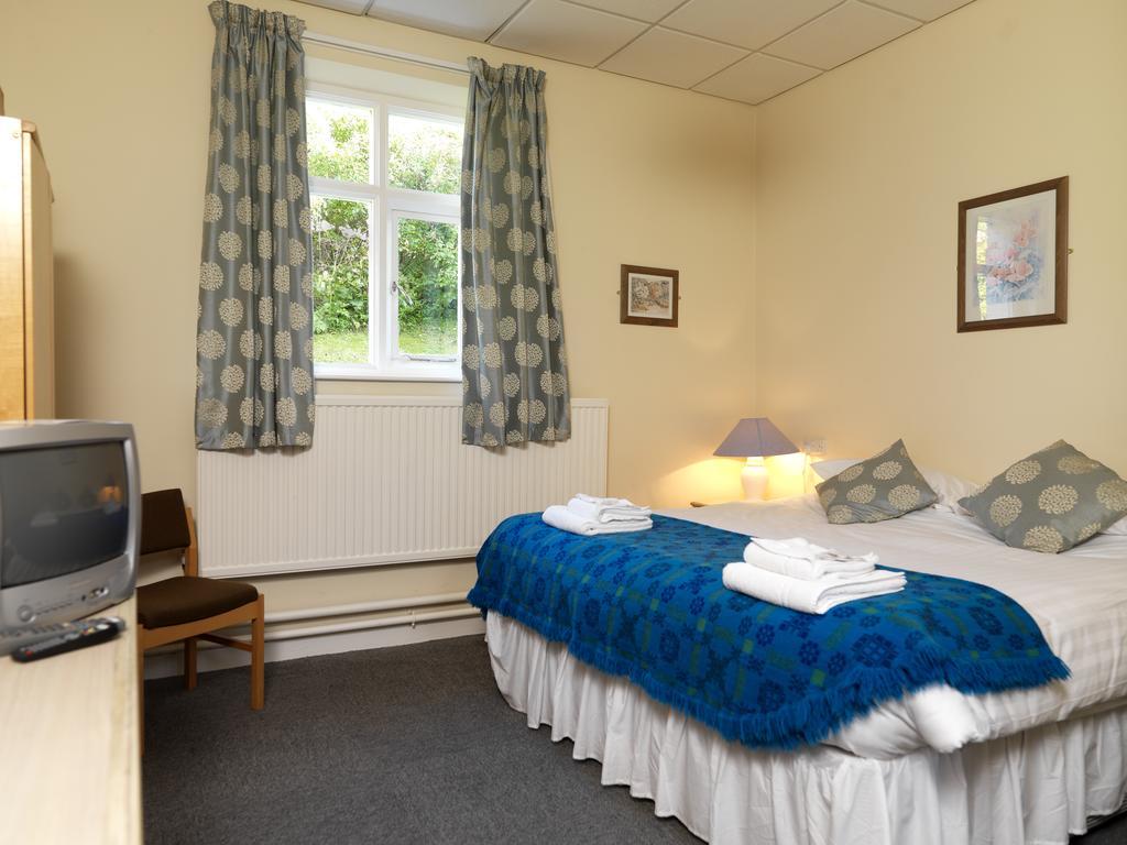 Гостевой дом Gregynog Hall Tregynon Номер фото