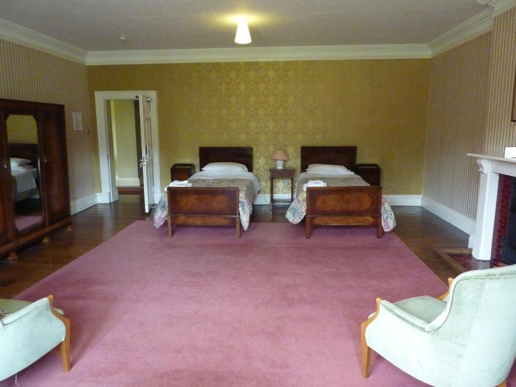 Гостевой дом Gregynog Hall Tregynon Номер фото
