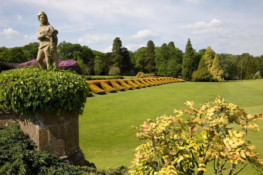Гостевой дом Gregynog Hall Tregynon Экстерьер фото