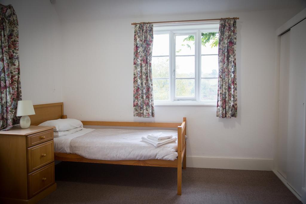 Гостевой дом Gregynog Hall Tregynon Экстерьер фото