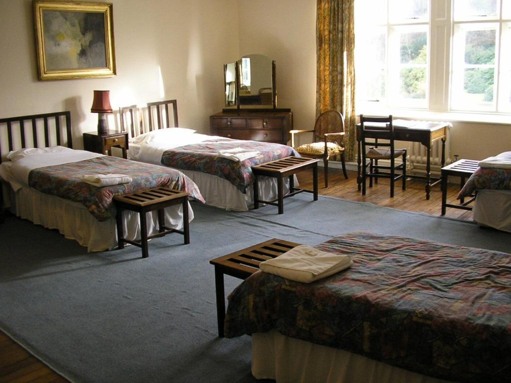 Гостевой дом Gregynog Hall Tregynon Номер фото
