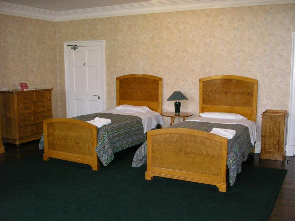 Гостевой дом Gregynog Hall Tregynon Номер фото